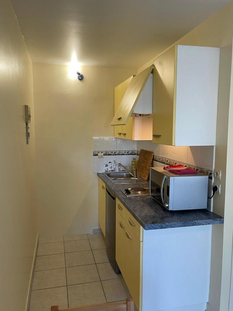 Appartement Ou Studio En Hyper Centre, Pour La Plage Et La Rue Pietonne Il Suffit De Traverser La Rue , Voir La Photo Principale Andernos-les-Bains Kültér fotó