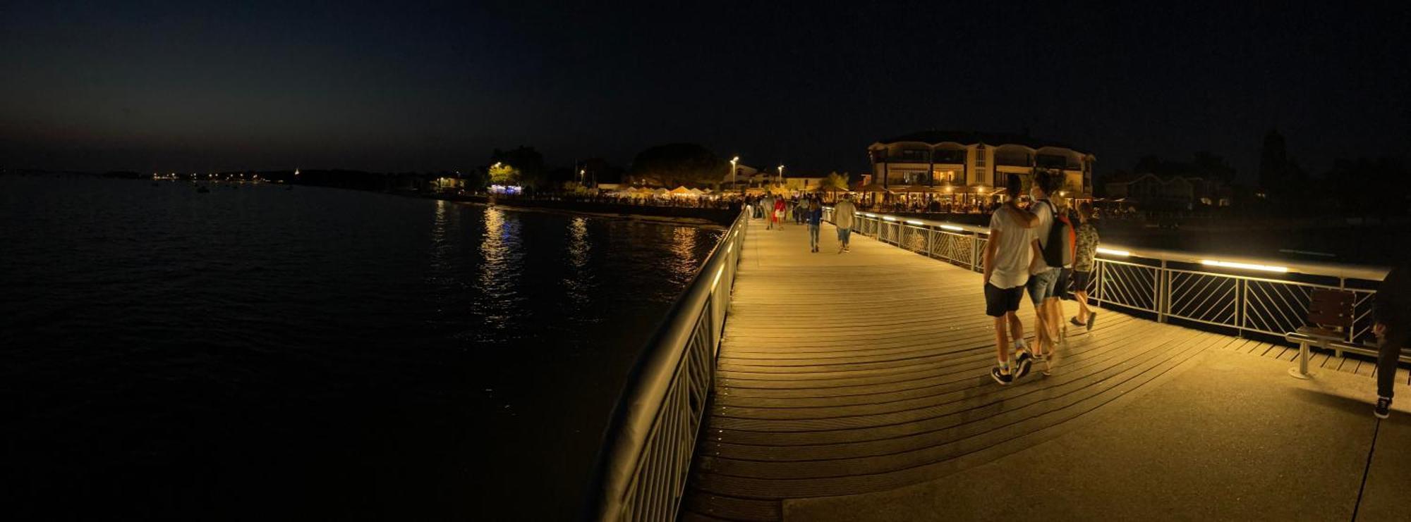 Appartement Ou Studio En Hyper Centre, Pour La Plage Et La Rue Pietonne Il Suffit De Traverser La Rue , Voir La Photo Principale Andernos-les-Bains Kültér fotó