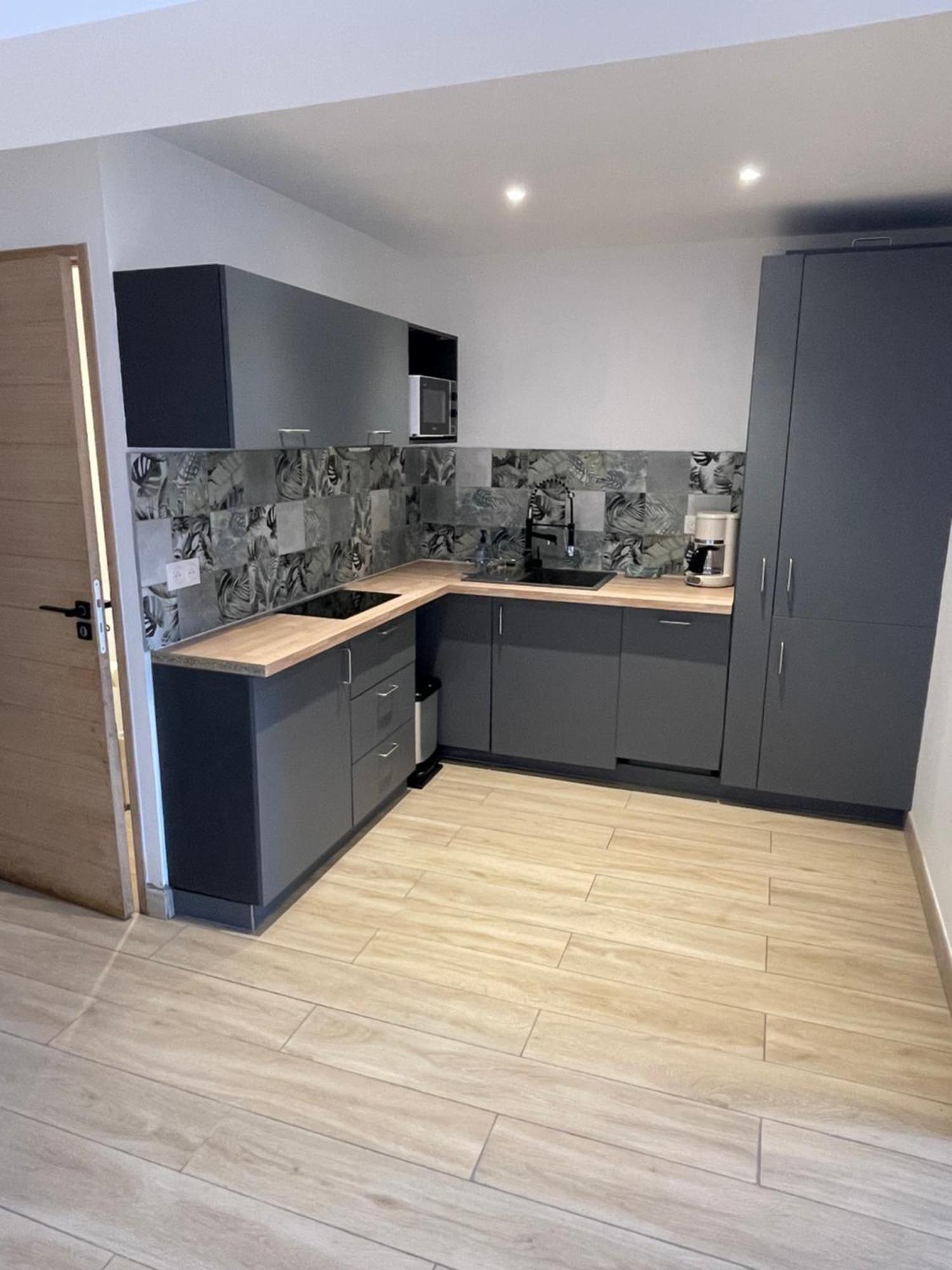 Appartement Ou Studio En Hyper Centre, Pour La Plage Et La Rue Pietonne Il Suffit De Traverser La Rue , Voir La Photo Principale Andernos-les-Bains Kültér fotó