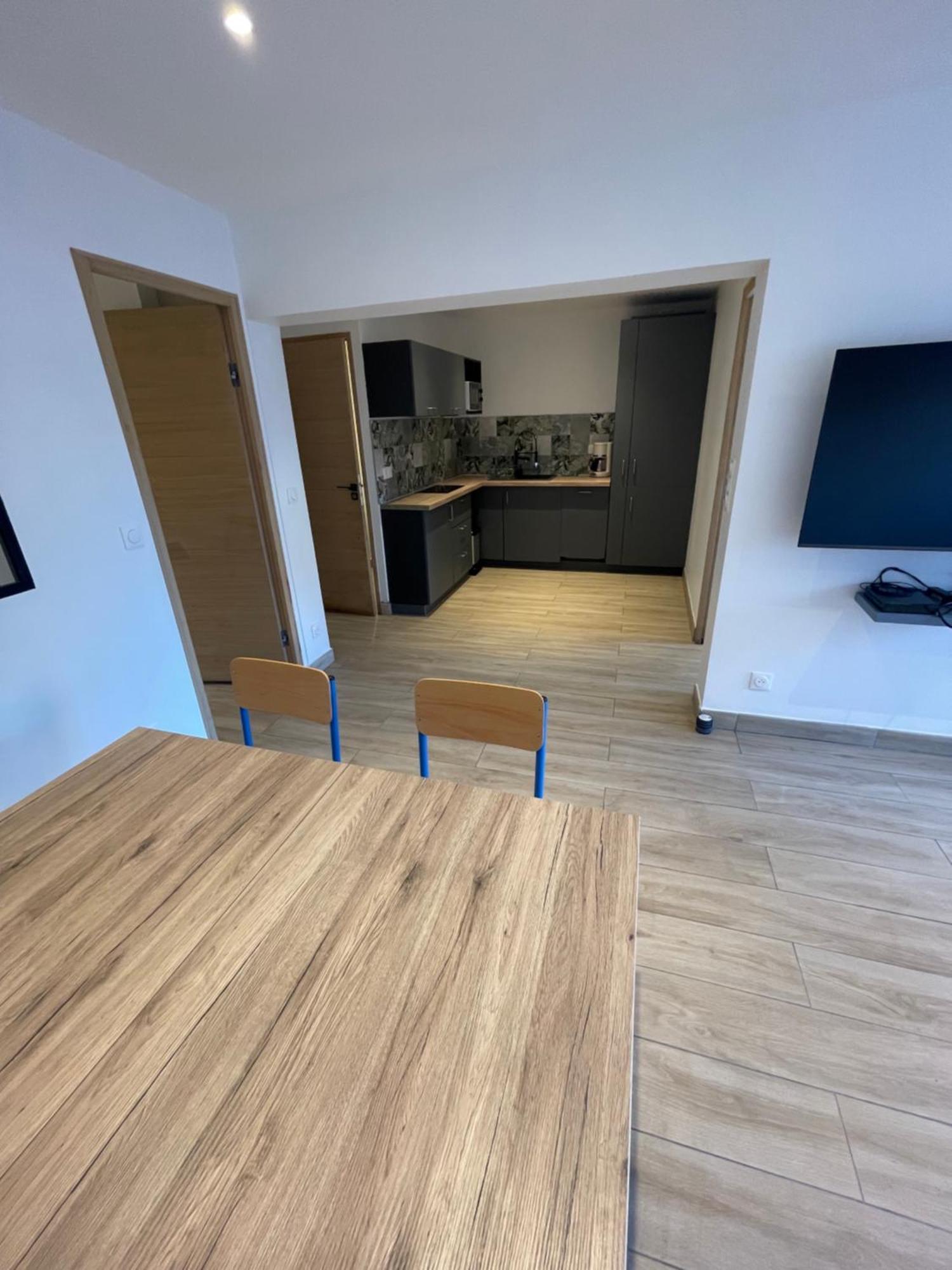 Appartement Ou Studio En Hyper Centre, Pour La Plage Et La Rue Pietonne Il Suffit De Traverser La Rue , Voir La Photo Principale Andernos-les-Bains Kültér fotó