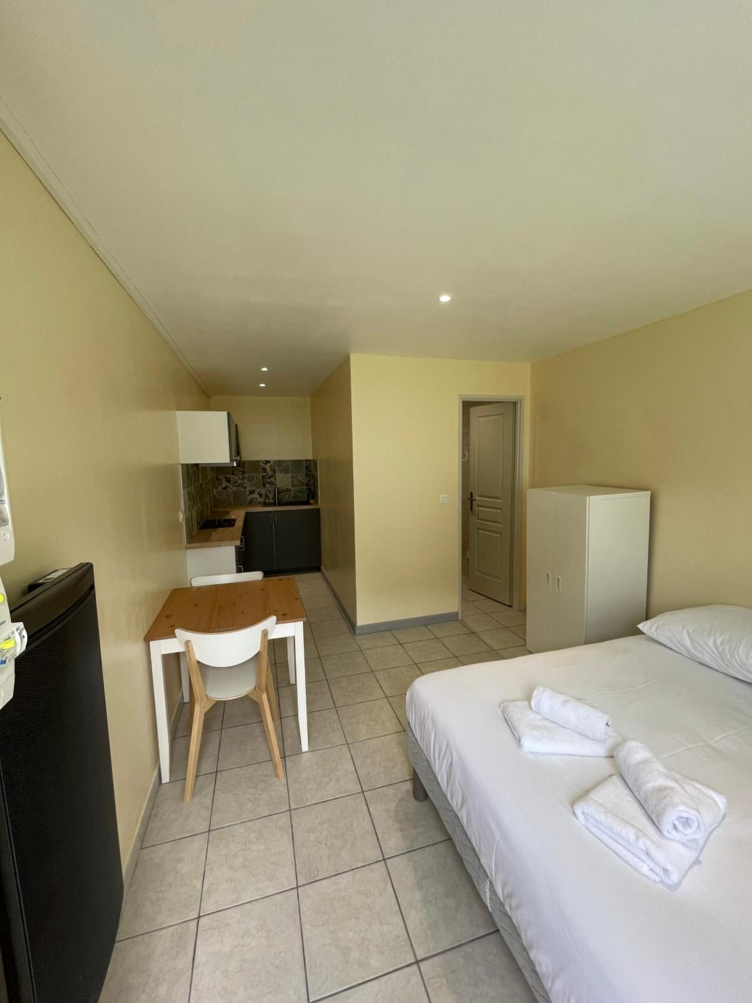 Appartement Ou Studio En Hyper Centre, Pour La Plage Et La Rue Pietonne Il Suffit De Traverser La Rue , Voir La Photo Principale Andernos-les-Bains Kültér fotó