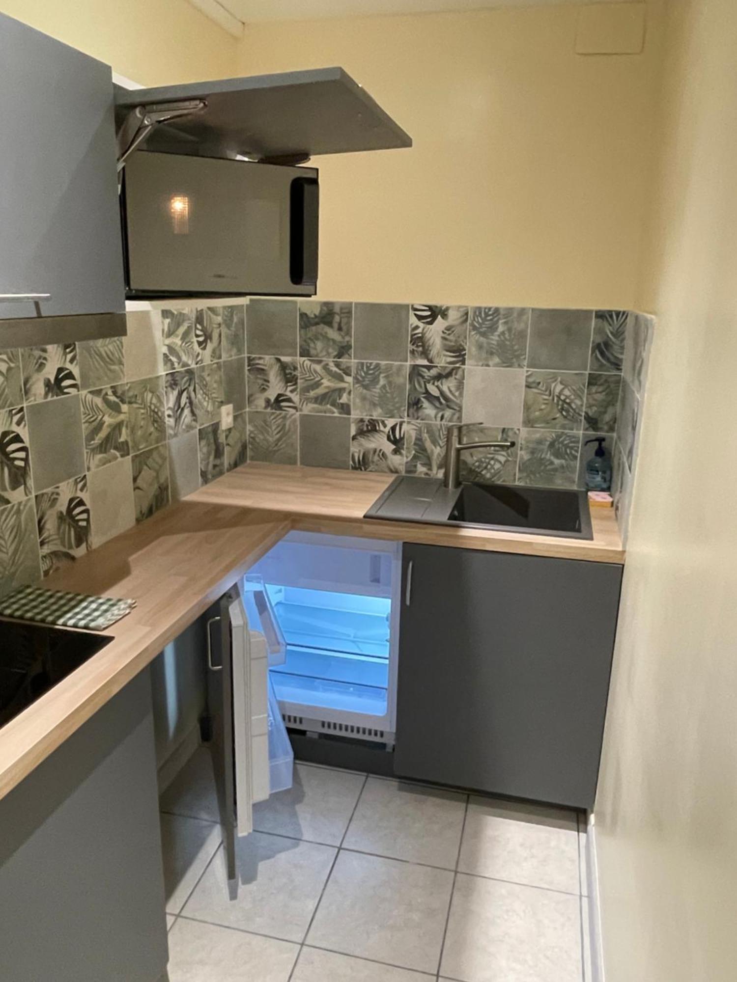 Appartement Ou Studio En Hyper Centre, Pour La Plage Et La Rue Pietonne Il Suffit De Traverser La Rue , Voir La Photo Principale Andernos-les-Bains Kültér fotó